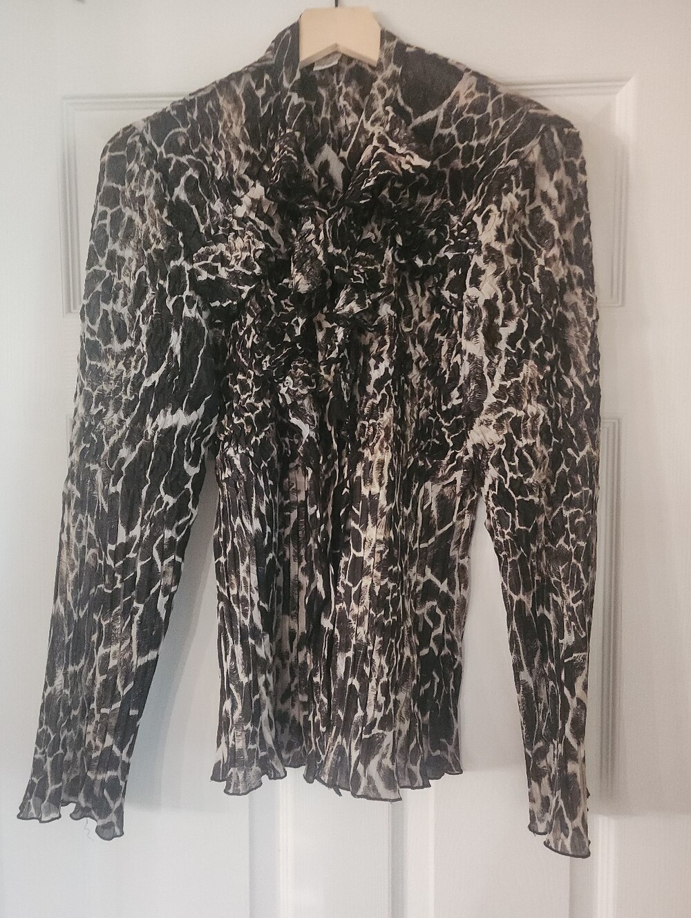 Alberto Makali Leopard Print Ruffle Front Button Down Y2K Long Sleeve Blouse